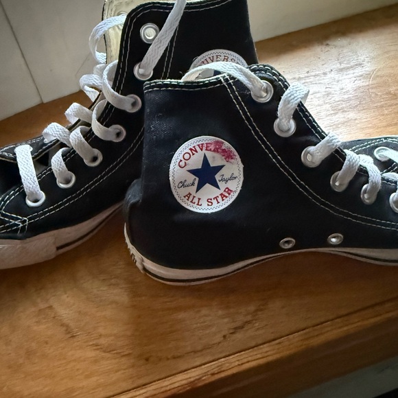 Converse Hightops - Picture 2 of 5